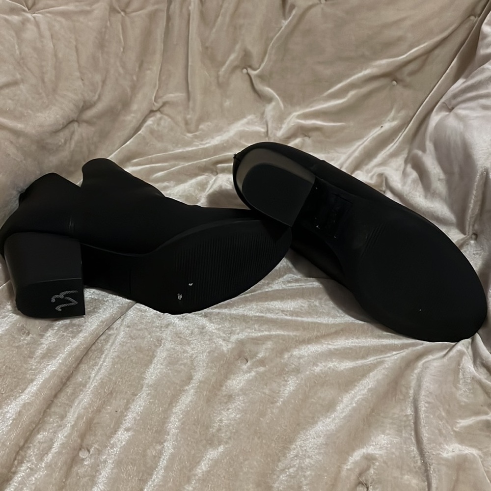 Booties - Picture 4 of 4